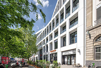 Exterior view of the Kalle Neukölln in Berlin – a revitalised existing building featuring modern architecture and a sustainable usage concept.