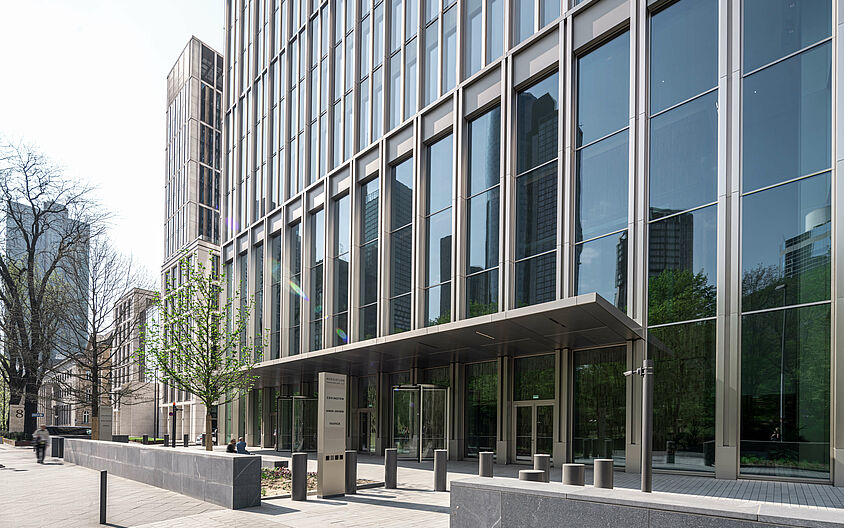 Mixed-use high-rise Marienturm in Frankfurt's banking district