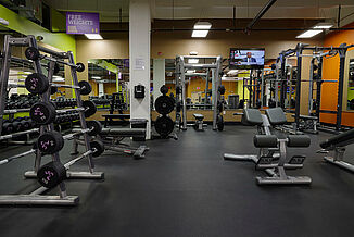 Full view of the Anytime Fitness facility in Fairmount Philadelphia that utilized REGUPOL sonusfit m520 flooring for acoustic properties.